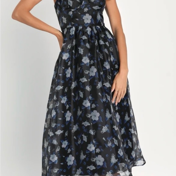 Lulu's Blue and White Ruched Tie Front Sundress - Picture 5 of 15